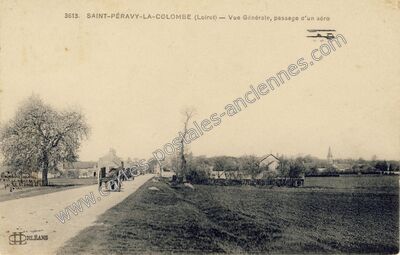Carte postale ancienne Vue Générale, passage d'un aéro — Saint-Péravy-la-Colombe (Loiret)