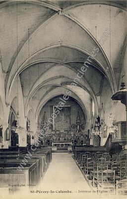 Carte postale ancienne Intérieur de l'Eglise — Saint-Péravy-la-Colombe (Loiret)