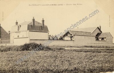 Carte postale ancienne École des Filles — Saint-Péravy-la-Colombe (Loiret)