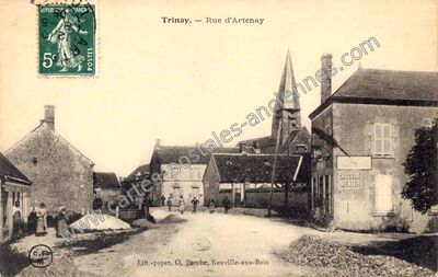 Carte postale ancienne Rue d'Artenay — Trinay (Loiret)