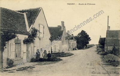 Carte postale ancienne Route de Villereau — Trinay (Loiret)