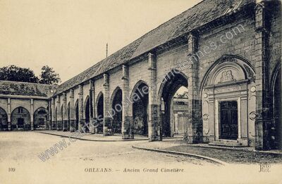 Carte postale ancienne Ancien Grand Cimetière — Orléans (Loiret)