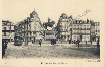 Carte postale ancienne Place du Martroi — Orléans (Loiret)