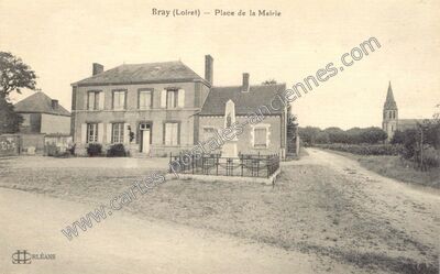 Carte postale ancienne Place de la Mairie — Bray en Val (Loiret)