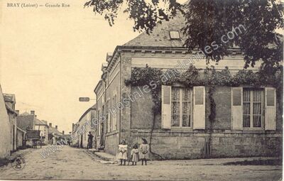 Carte postale ancienne Grande Rue — Bray en Val (Loiret)