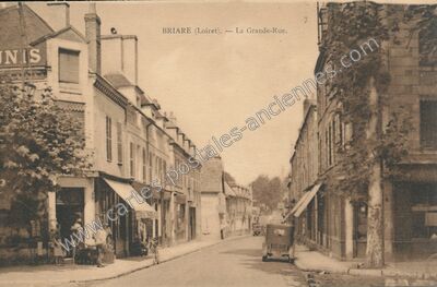 Carte postale ancienne La Grande-Rue — Briare (Loiret)