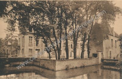 Carte postale ancienne L'Hôtel-de-Ville, ancien Château des Seigneurs du Canal — Briare (Loiret)