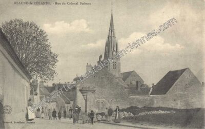 Carte postale ancienne Rue du Colonel Boisson — Beaune-la-Rolande (Loiret)