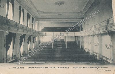 Carte postale ancienne Pensionnat de Saint-Euverte - Salles des fêtes - Parterre et tribunes — Orléans (Loiret)