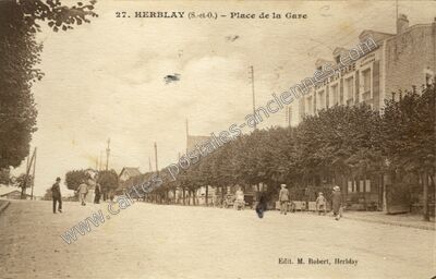 Carte postale ancienne Place de la Gare — Herblay (Val-d'Oise)