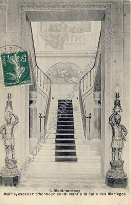 Carte postale ancienne Mairie, escalier d'honneur conduisant à la Salle des Mariages — Montmorency (Val-d'Oise)