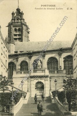 Carte postale ancienne Escalier du Général Leclerc — Pontoise (Val-d'Oise)