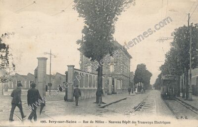 Carte postale ancienne Rue du Milieu — Nouveau Dépôt des Tramways Électriques — Ivry-sur-Seine (Val-de-Marne)