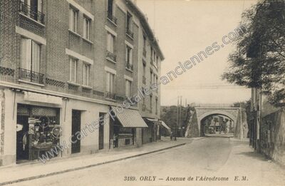 Carte postale ancienne Avenue de l'Aérodrome — Orly (Val-de-Marne)