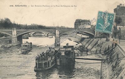 Carte postale ancienne Les Bateaux Parisiens et le Pont du Chemin de Fer — Alfortville (Val-de-Marne)