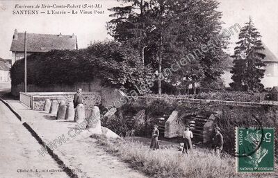 Carte postale ancienne L'Entrée - Le Vieux Pont — Santeny (Val-de-Marne)