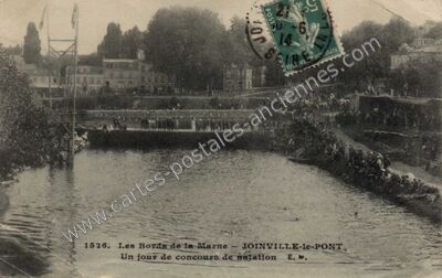 Carte postale ancienne Les Bords de la Marne - Un jour de concours de natation — Joinville-le-Pont (Val-de-Marne)