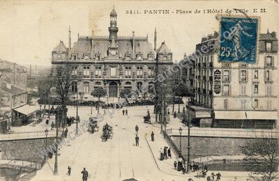 Carte postale ancienne Place de l'Hôtel de Ville — Pantin (Seine-Saint-Denis)
