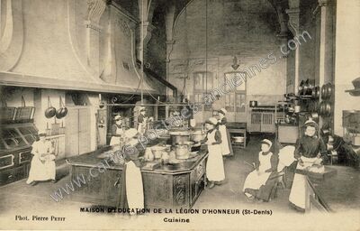 Carte postale ancienne Maison d'éducation de la Légion d'Honneur — Saint-Denis (Seine-Saint-Denis)