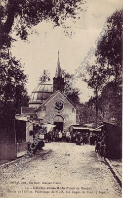 Carte postale ancienne Sortie de l'Office, Pèlerinage de N.-D. des Anges du 8 au 17 Sept — Clichy-sous-Bois (Seine-Saint-Denis)