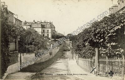 Carte postale ancienne Rue de la Villa Rémy-Launay — Sèvres (Hauts-de-Seine)