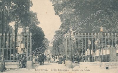 Carte postale ancienne Grille d'Honneur - Avenue du Palais — Saint-Cloud (Hauts-de-Seine)