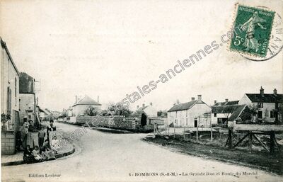 Carte postale ancienne La Grande Rue et Route du Marché — Bombon (Seine-et-Marne)