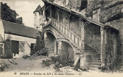 Carte postale ancienne Escalier du XIIe s. du vieux Chapitre — Meaux (Seine-et-Marne)