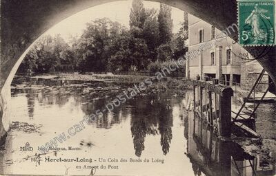 Carte postale ancienne Un Coin des Bords du Loing en Amont du Pont — Moret-sur-Loing (Seine-et-Marne)