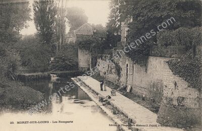 Carte postale ancienne Les Remparts — Moret-sur-Loing (Seine-et-Marne)