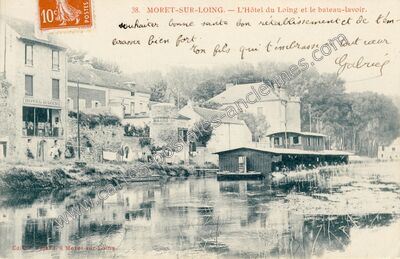 Carte postale ancienne L'Hôtel du Loing et le bateau-lavoir — Moret-sur-Loing (Seine-et-Marne)