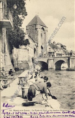 Carte postale ancienne La Porte du Pont et les Anciens Remparts — Moret-sur-Loing (Seine-et-Marne)