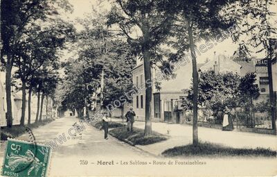 Carte postale ancienne Les Sablons - Route de Fontainebleau — Moret-sur-Loing (Seine-et-Marne)