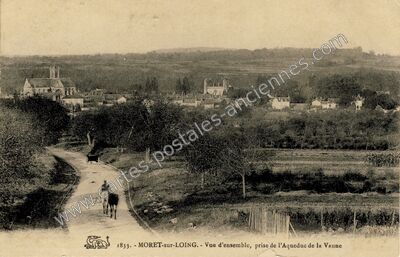Carte postale ancienne Vue d'ensemble, prise de l'Aqueduc de la Vanne — Moret-sur-Loing (Seine-et-Marne)