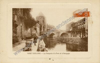 Carte postale ancienne Les Remparts et la Porte de la Bourgogne — Moret-sur-Loing (Seine-et-Marne)