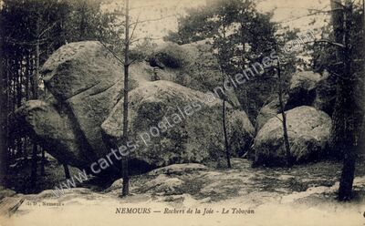 Carte postale ancienne Rochers de la Joie - Le Tobogan — Nemours (Seine-et-Marne)