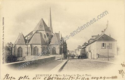 Carte postale ancienne L'Eglise St-Jean et la Rue de Paris — Nemours (Seine-et-Marne)