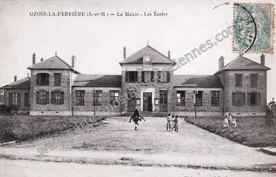 Carte postale ancienne La Mairie - Les Écoles — Ozoir-la-Ferrière (Seine-et-Marne)