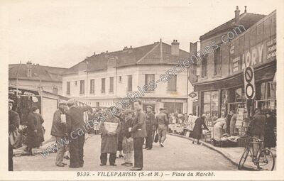 Carte postale ancienne Place du Marché — Villeparisis (Seine-et-Marne)