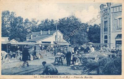 Carte postale ancienne Place du Marché — Villeparisis (Seine-et-Marne)