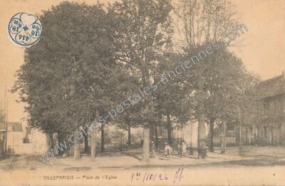 Carte postale ancienne Place de l'Eglise — Villeparisis (Seine-et-Marne)
