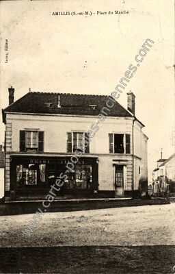 Carte postale ancienne Place du Marché — Amillis (Seine-et-Marne)