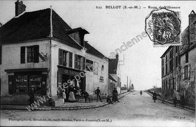 Carte postale ancienne Route de Villeneuve — Bellot (Seine-et-Marne)