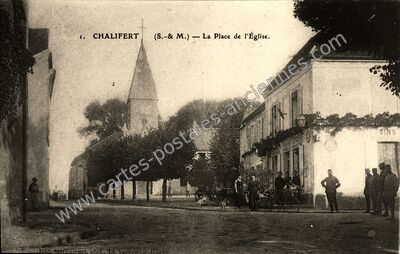 Carte postale ancienne La Place de l'Église — Chalifert (Seine-et-Marne)