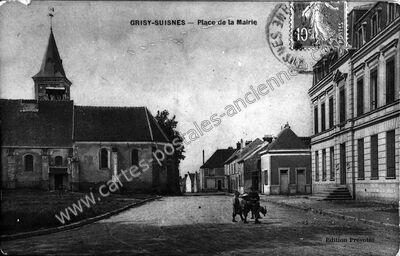 Carte postale ancienne Place de la Mairie — Grisy-Suisnes (Seine-et-Marne)