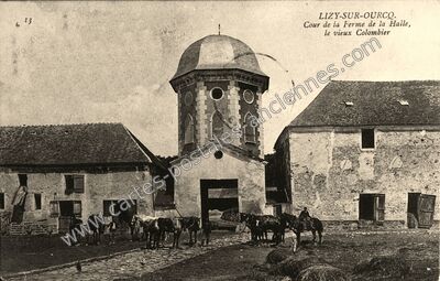 Carte postale ancienne Cour de la Ferme de la Halle, le vieux Colombier — Lizy-sur-Ourcq (Seine-et-Marne)