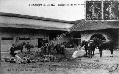 Carte postale ancienne Intérieur de la Ferme — Luzancy (Seine-et-Marne)