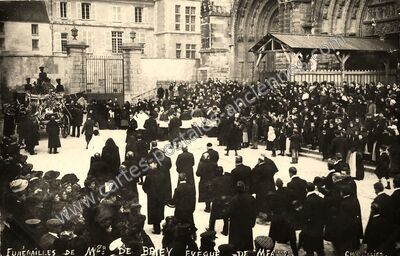 Carte postale ancienne Funérailles de Mgr de Briey Évêque — Meaux (Seine-et-Marne)