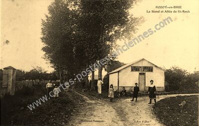 Carte postale ancienne Le Stand et Allée de St-Roch — Rozay-en-Brie (Seine-et-Marne)