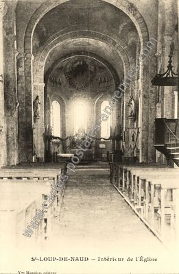 Carte postale ancienne Intérieur de l'Église — Saint-Loup-de-Naud (Seine-et-Marne)